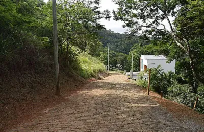 Oportunidade de morar ao meio da natureza em um lote com 1.861 metreos quadrados no condomínio ecológico estrada real em juiz de fora