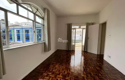 Apartamento amplo com 3 quartos sendo 1 suíte com varanda a venda no bairro alto dos passos em juiz de fora
