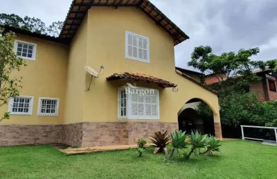 Casa duplex 3 quartos sendo 1 suíte master e 2 vagas de garagem a venda no bairro novo horizonte em juiz de fora