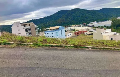 Lote em declive com 607 metros quadrados a venda no bairro jardim são joão em juiz de fora