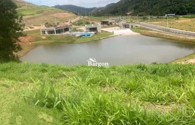 Lote com 322 metros quadrados a venda no condomínio estrela do lago em juiz de fora