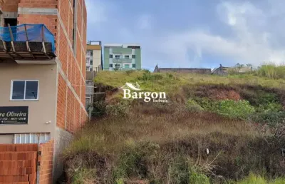 Terreno em aclive com 390 m² à venda no bairro vivendas da serra em juiz de fora
