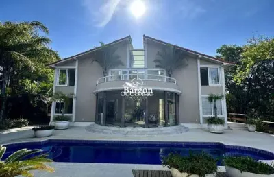 Casa com 6 suítes a venda na praia da ferradura em armação dos búzios - rj