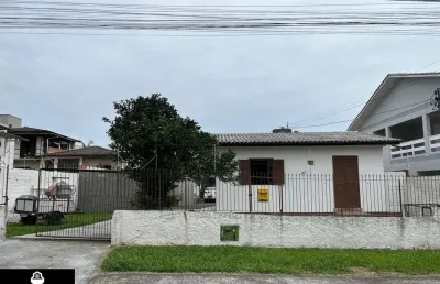 Casa à venda no Próspera, Criciúma 
