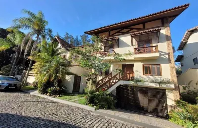 Vendo casa com 5 quartos (4 suítes), 4 vagas na barra da tijuca
