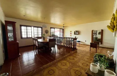 Casa ampla e aconchegante na freguesia jacarepaguá por r$ 760.000, com 4 quartos , 369 m², em terreno de 12x49 ( 588m²) na freguesia.