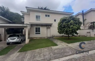 Incrível casa com 4 dorms/2sts, livings integrados, lareira!