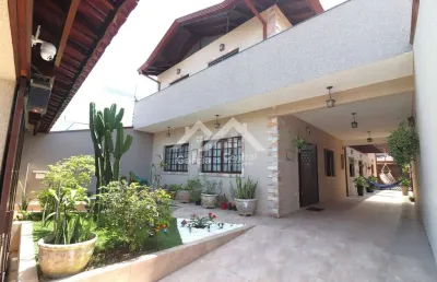 Casa com 5 quartos à venda na Centro, 354, Centro, Peruíbe