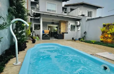 Sobrado mobiliado com piscina no vila nova - 3 quartos, suíte com closet e área gourmet!