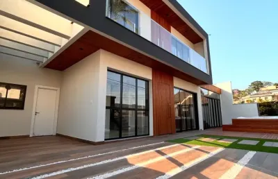 Casa com 3 quartos à venda na Rua Copacabana, Floresta, Joinville