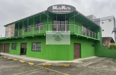 Excelente sobrado comercial de esquina, com 462 m² construídos, num terreno de 711 m², aceita troca