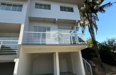 Casa em condomínio fechado com 3 quartos à venda no Glória, Joinville 