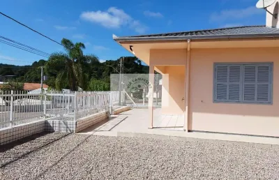 Residência comercial bem no centro de campo alegre/sc, localização excepcional !!