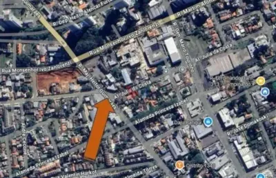 Loja de esquina à venda em curitiba. localização estratégica no campina do siqueira