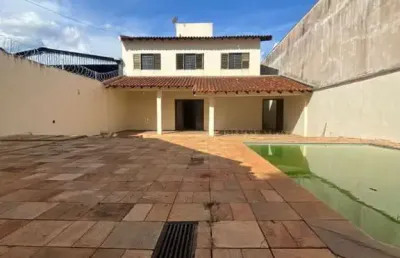 Casa com 4 quartos para alugar no Jardim América, Bauru 