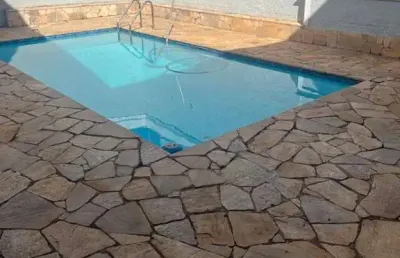 Casa com 5 quartos para alugar na Vila Cidade Universitária, Bauru 