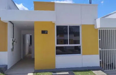 Aluga se casa condominio fechado 2 quartos( reviera del sol)