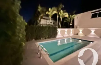 Residencial 9 totalmente reformada em localização previlegiada