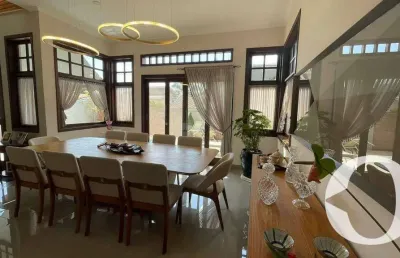 Linda casa completa, com amplo living e lazer completo