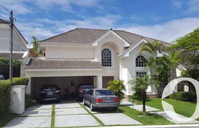 Casa excelente para retrofit, espetacular área de lazer, localização e projeto,