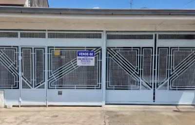 Casa com energia solar a venda, no bairro são joão bosco, com um quintal diferenciado.