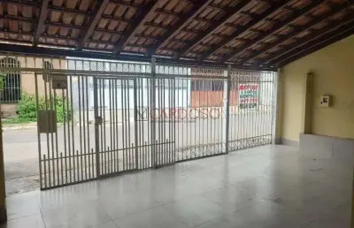Casa 02 quartos, com casa nos fundos, garagem, forrada, samambaia norte