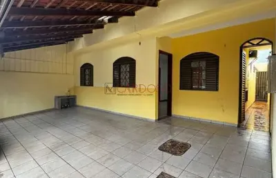 Casa na laje, 3 quartos, 2 suíte, garagem coberta, aceita financiamento, casa na candangolândia qr 01