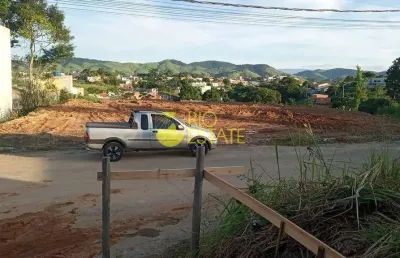 Terreno com ótima localização com topografia plana à venda, 600m², roma, volta redonda, rj