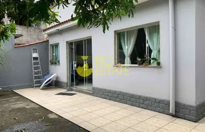 Casa linear, excelente acabamento, casa de pedra, volta redonda, rj