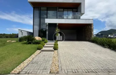 Casa 4 quartos com 3 suítes e 312m² - pedra branca - plc