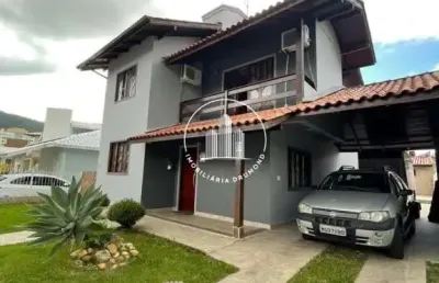 Casa com 3 quartos à venda na Rua dos Canários, 166, Pedra Branca, Palhoça