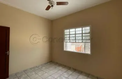 Casa sobrado de 122m² com 03 quartos sendo 01 suíte disponível para locação - vila tibério