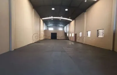 Salão comercial 530m² total com 01 banheiro disponível para locação - vila brasil