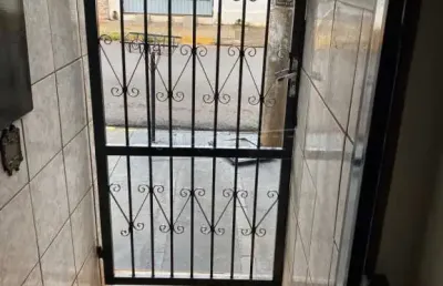 Sobrado com 3 quartos, 2 kitnets e ponto comercial gerando renda  / bairro vila tibério, ribeirão preto