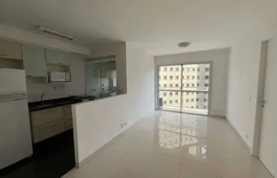 Apartamento semimobiliado para locação com 45 m², 1 quarto, varanda e 1 vaga em moema