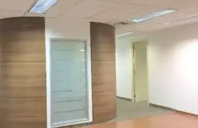 Conjunto comercial para locação com 400 m2 / 6 vagas