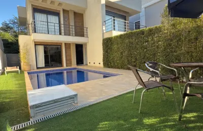 Casa de alto padrão à venda – condomínio la défense - 1 suíte master com sacada e 2 demi suite