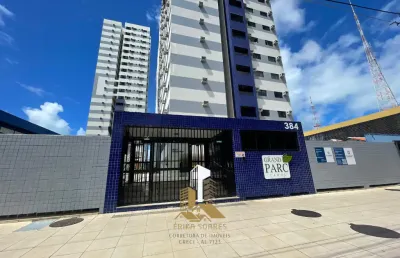 Políticos e cargos públicos de alto escalão — valoriza história, conforto e localização.