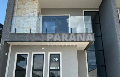 Sobrado com acabamento moderno e uma linda piscina no bairro nações
