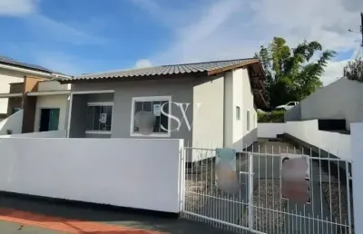 Casa padrão a venda com 03 dormitórios sendo 01 suíte em bela vista/ palhoça, sc