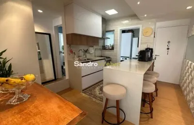 Apartamento alto padrão com 02 dormitórios sendo 01 suíte no centro/ florianópolis, sc