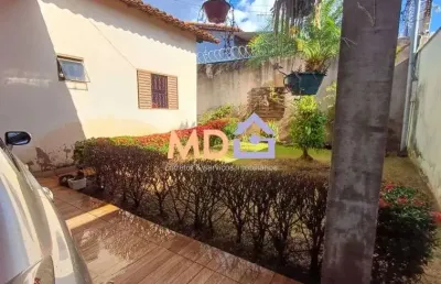 Casa com 3 quartos à venda no chácaras tubalina e quartel