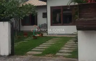 Casa à venda no bairro quinta dos acores - garopaba/sc