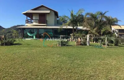 Excelente casa com vista para o mar em areias de macacu-garopaba/sc