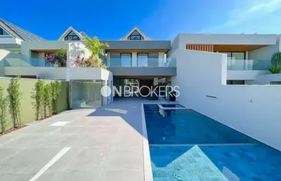 Casa em condomínio fechado com 4 quartos à venda na Rua Carlos Drummond de Andrade, Barra da Tijuca, Rio de Janeiro