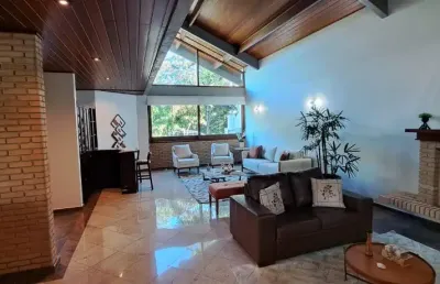 Linda casa à venda em condomínio fechado, 3 suítes - jardim aquarius