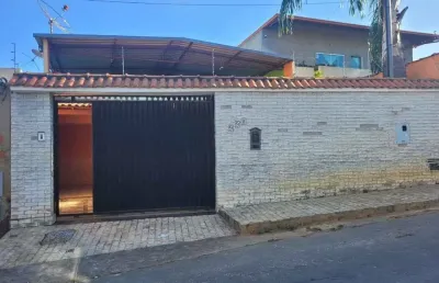 Casa à venda de 2/4 no bairro jardim de alá – conforto, espaço e lazer para toda a família!