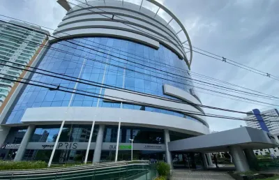 Alugo belíssima sala comercial com 34m² no bairro do tirol - natal - rn.