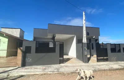 Casa/sobrado 79m2 com suite e espaço grande nos fundos para lazer!