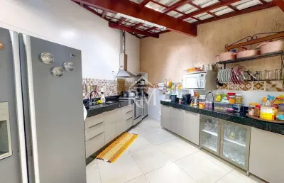 Casa com 4 quartos à venda, 180m² - santa amélia - belo horizonte - mg